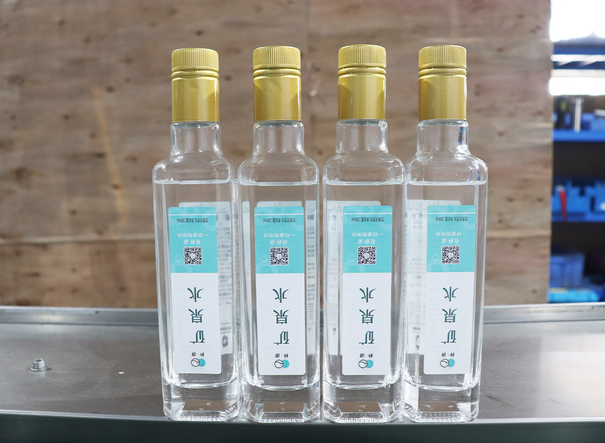 NB012-矿泉水.JPG